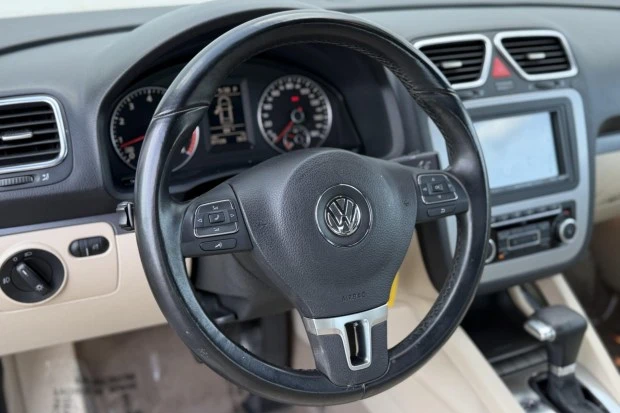 2010 Volkswagen Eos - Image 5 of 7