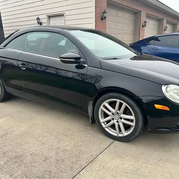 2010 Volkswagen Eos Lux Hard Top Convertible 2D