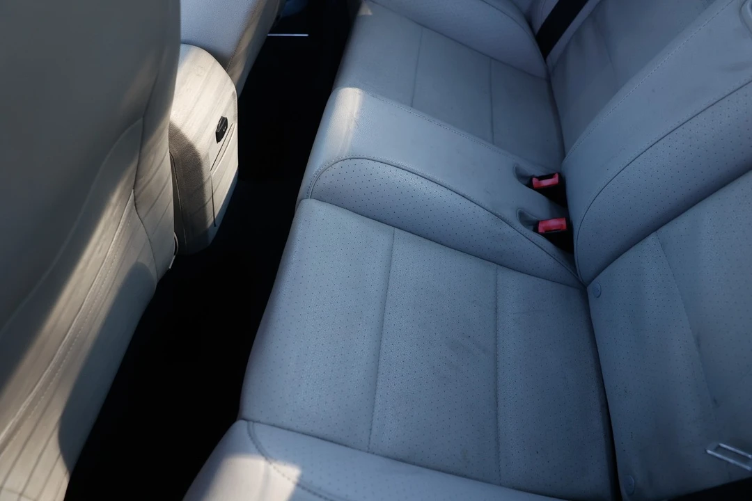2010 Volkswagen Eos - Image 10 of 12