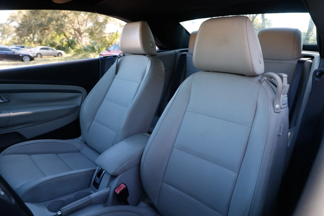 2010 Volkswagen Eos - Image 6 of 12