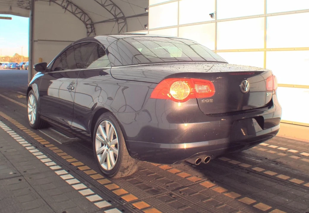 2010 Volkswagen Eos - Image 2 of 12