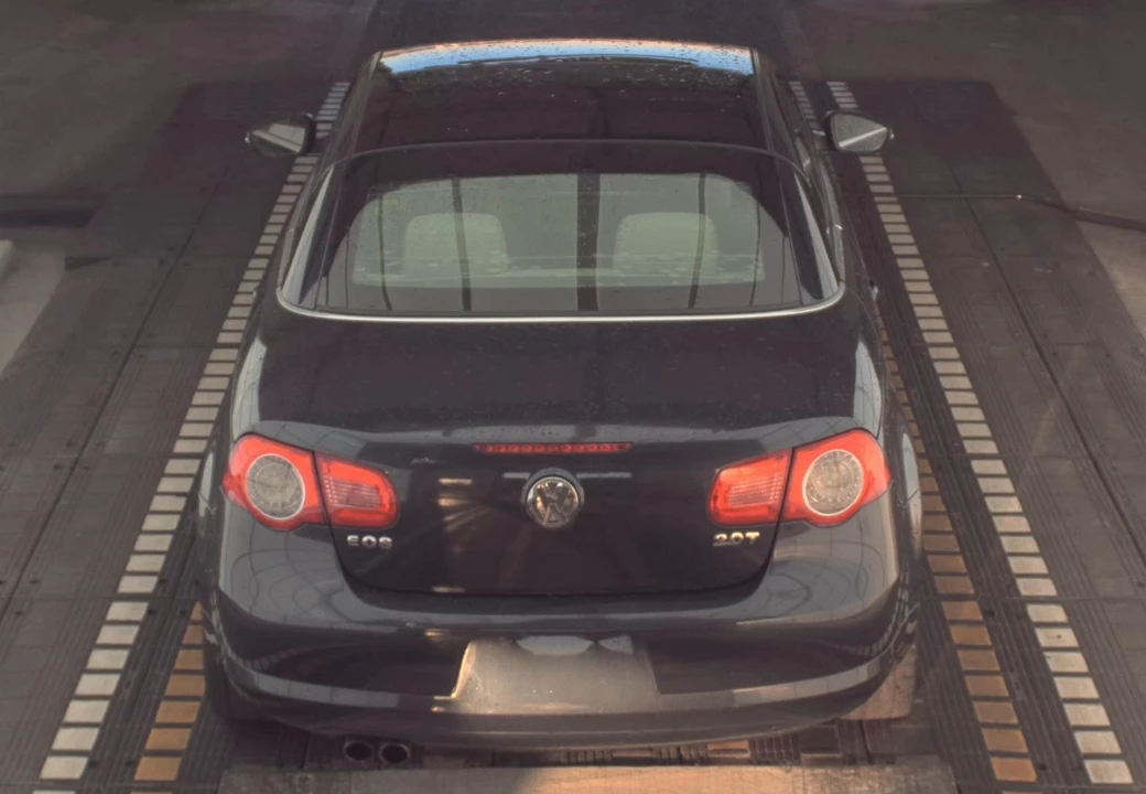 2010 Volkswagen Eos - Image 3 of 12