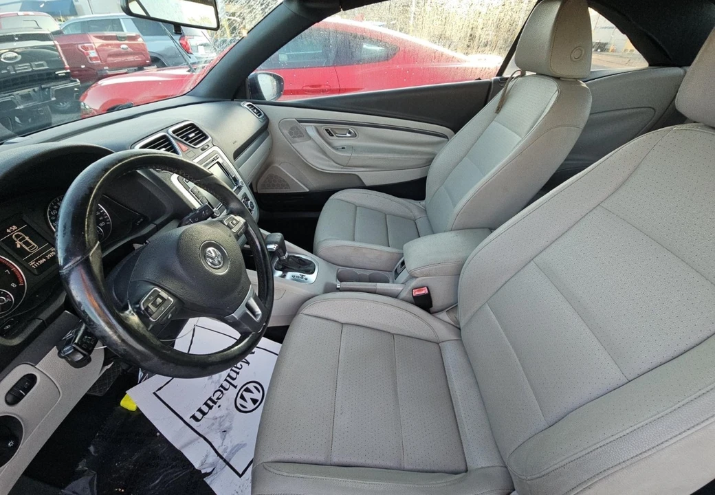 2010 Volkswagen Eos - Image 8 of 12