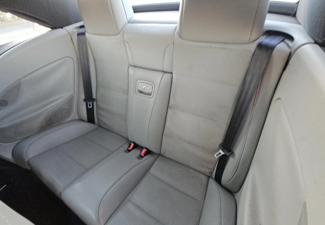 2010 Volkswagen Eos - Image 10 of 12