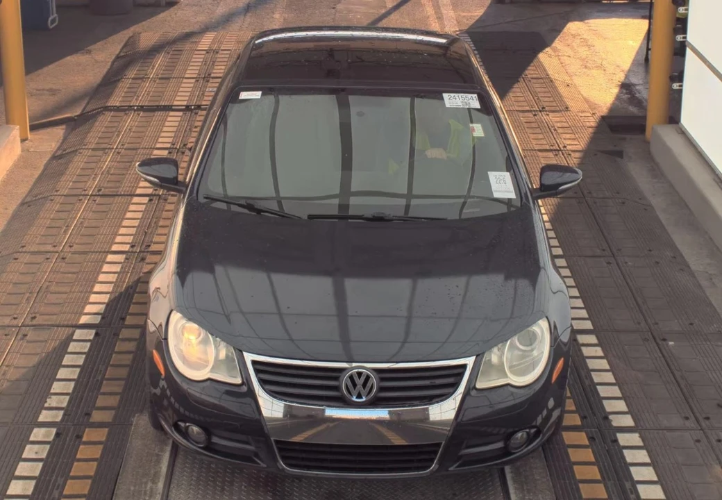 2010 Volkswagen Eos - Image 7 of 12