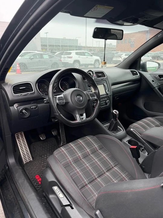 2010 Volkswagen GTI Mk6 - Image 2 of 6