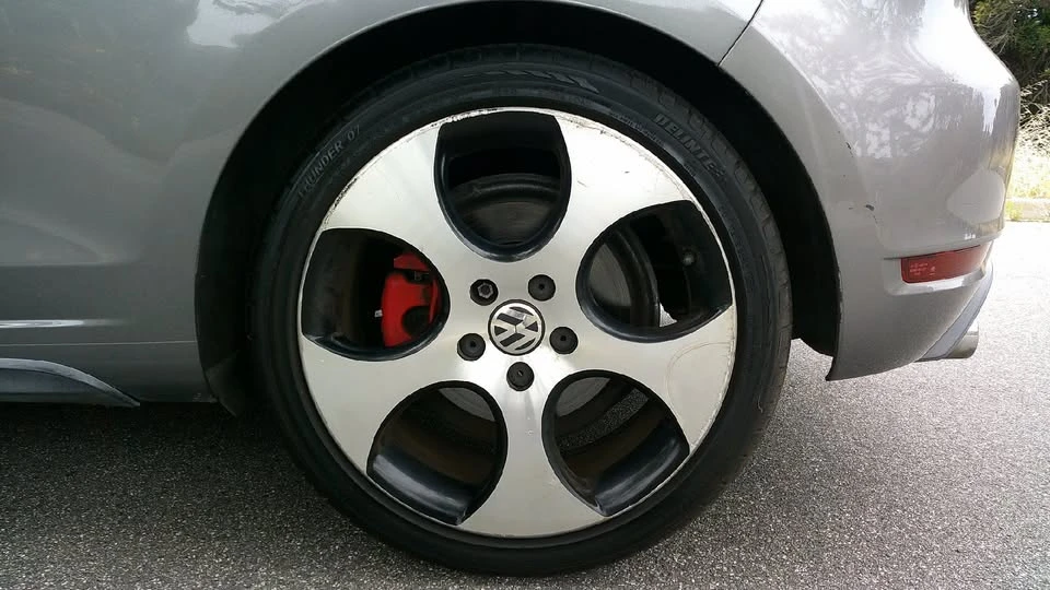 2010 Volkswagen GTI Mk6 - Image 9 of 10