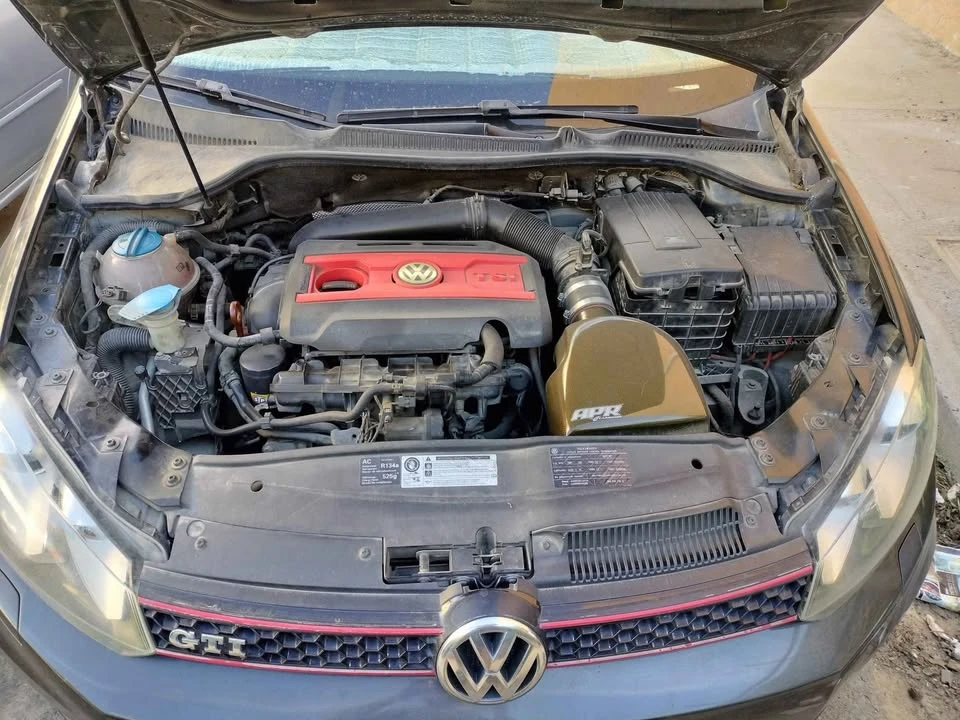 2010 Volkswagen Golf - Image 2 of 5