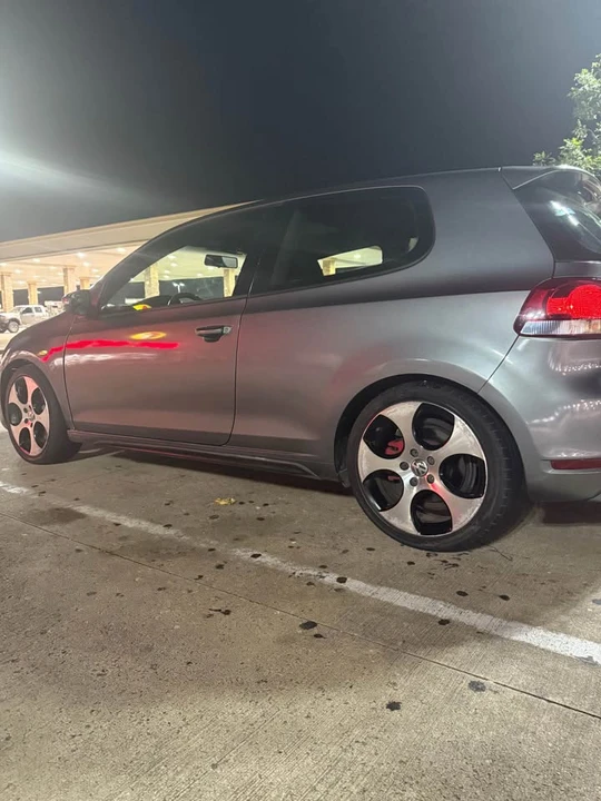 2010 Volkswagen GTI Mk6 - Image 2 of 5