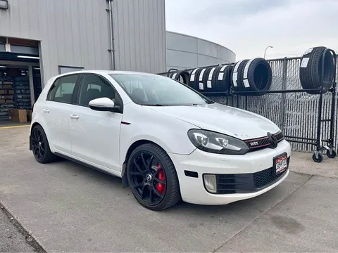 2010 Volkswagen GTI 2.0T Hatchback Sedan 4D
