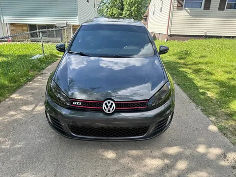 2010 Volkswagen GTI 2.0T Hatchback Sedan 4D