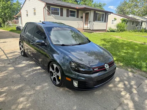 2010 Volkswagen GTI 2.0T Hatchback Sedan 4D