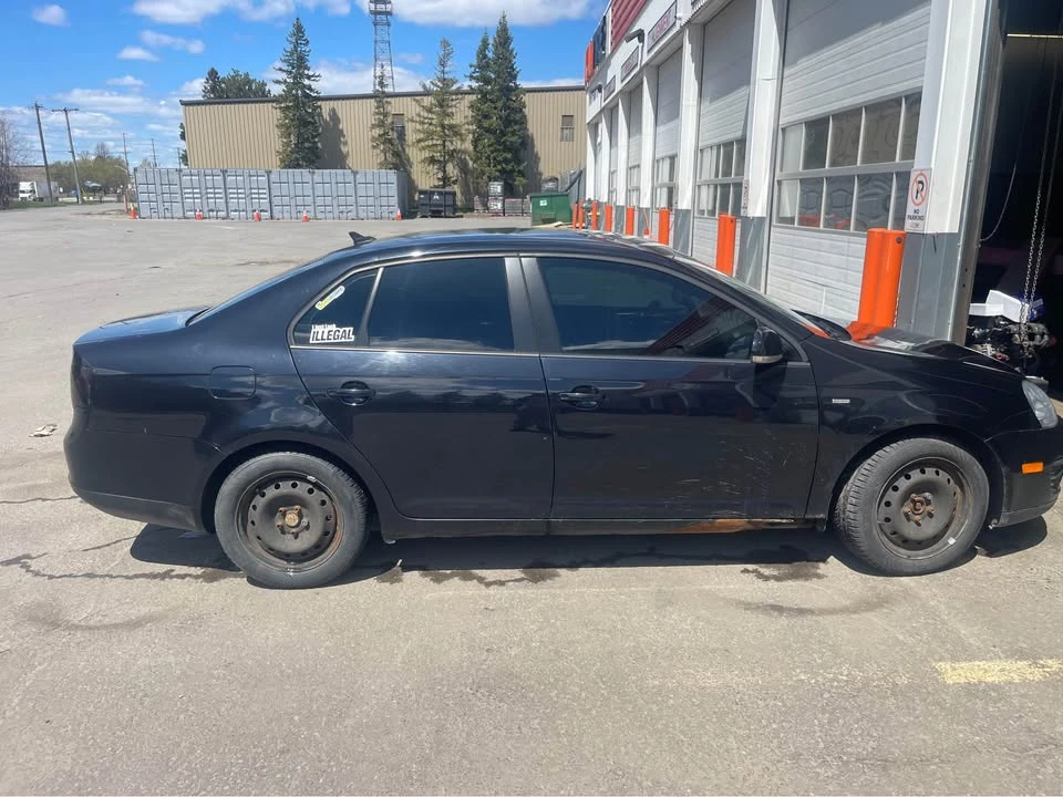 2010 Volkswagen Jetta - Image 10 of 13