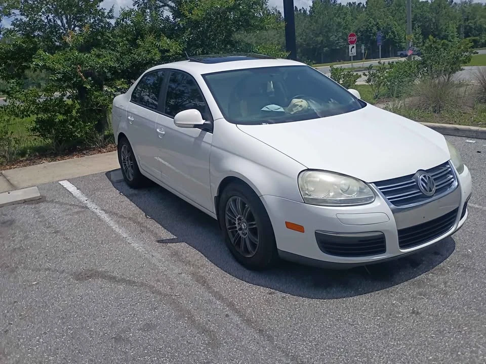 2010 Volkswagen A5 Jetta - Image 3 of 4