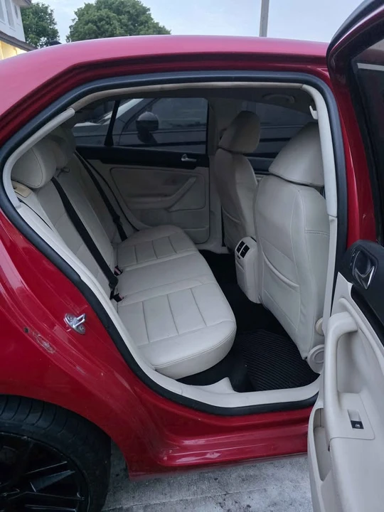 2010 Volkswagen A5 Jetta - Image 8 of 13
