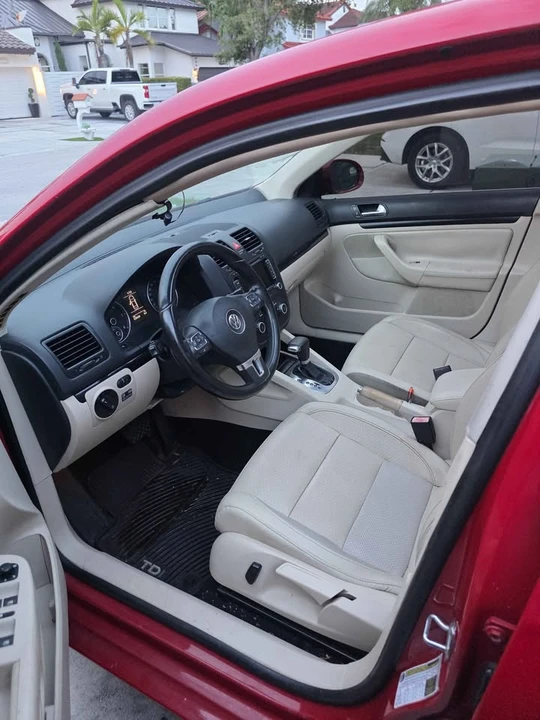 2010 Volkswagen A5 Jetta - Image 6 of 13