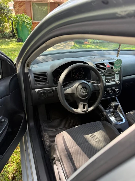 2010 Volkswagen A5 Jetta - Image 4 of 7