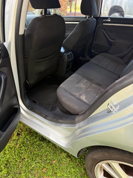 2010 Volkswagen A5 Jetta - Image 6 of 7