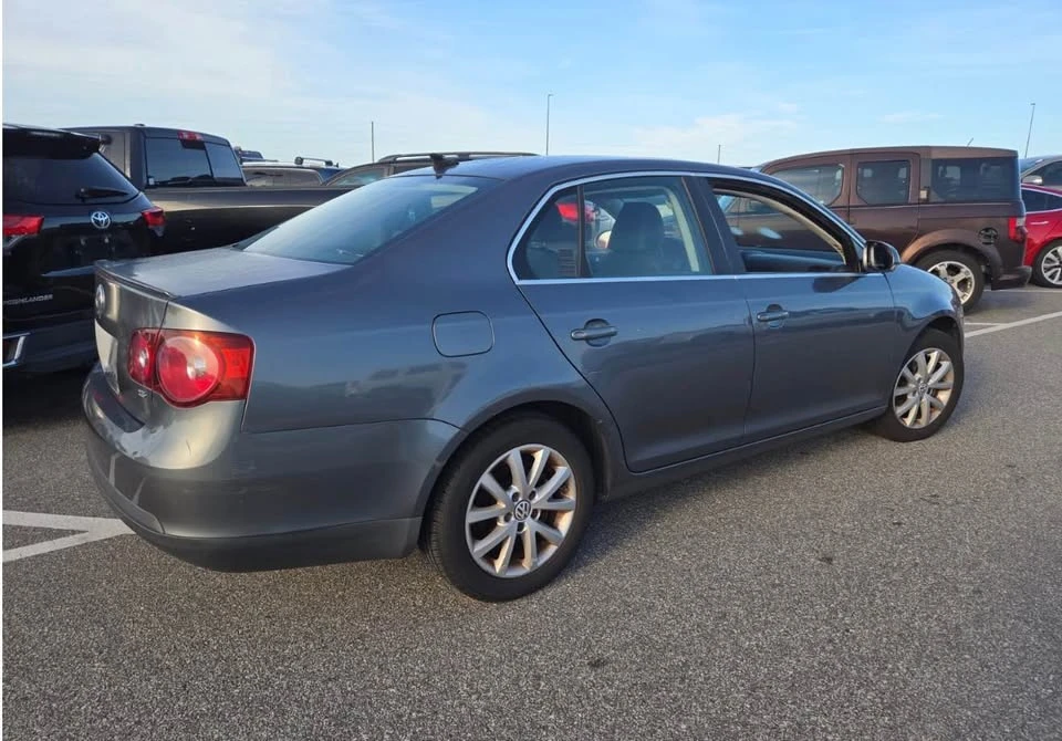 2010 Volkswagen A5 Jetta - Image 7 of 7