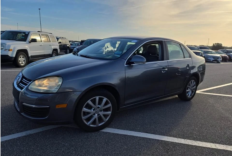 2010 Volkswagen A5 Jetta - Image 2 of 7