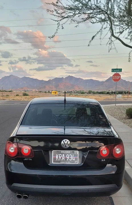 2010 Volkswagen A5 Jetta - Image 2 of 14