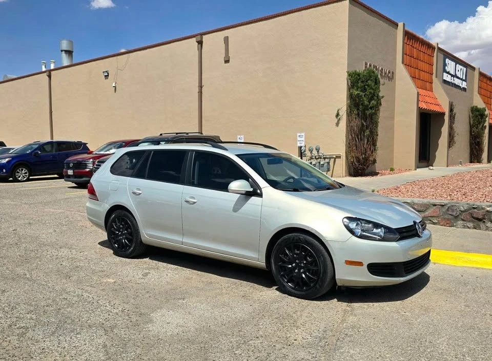 2010 Volkswagen A5 Jetta - Image 7 of 18