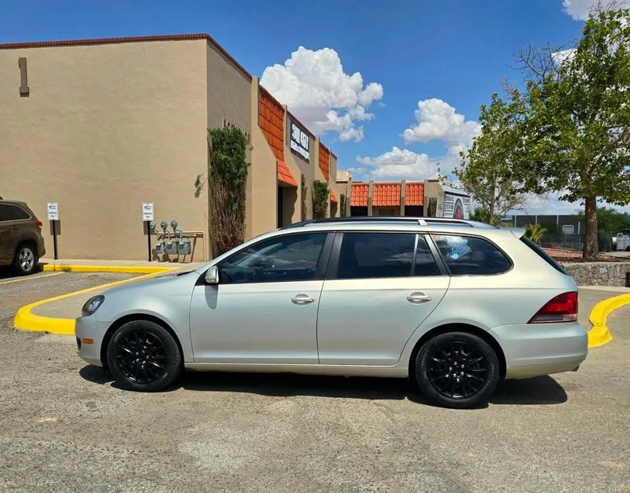 2010 Volkswagen A5 Jetta - Image 9 of 18