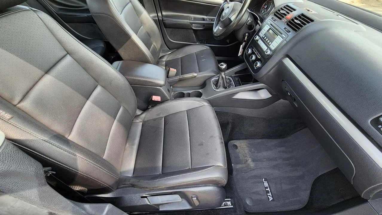 2010 Volkswagen A5 Jetta - Image 15 of 21