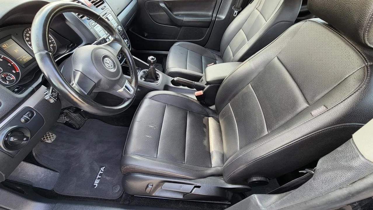 2010 Volkswagen A5 Jetta - Image 14 of 21