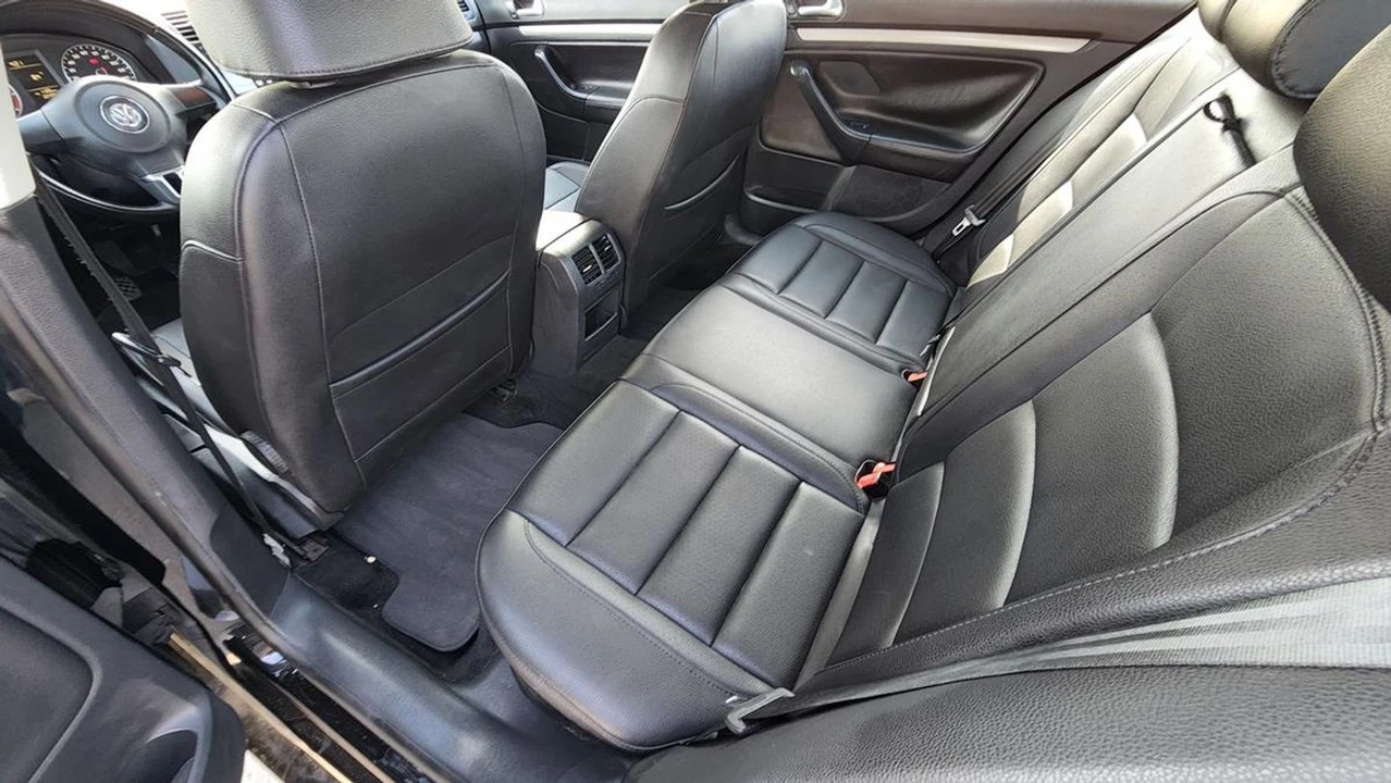 2010 Volkswagen A5 Jetta - Image 16 of 21
