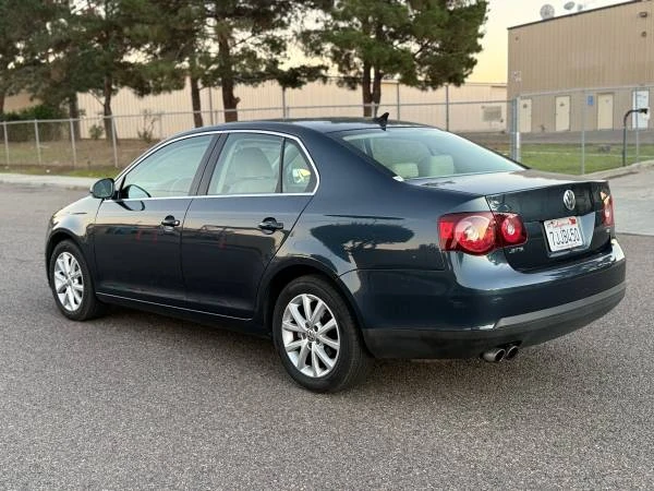 2010 Volkswagen A5 Jetta - Image 3 of 10