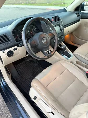 2010 Volkswagen A5 Jetta - Image 5 of 10