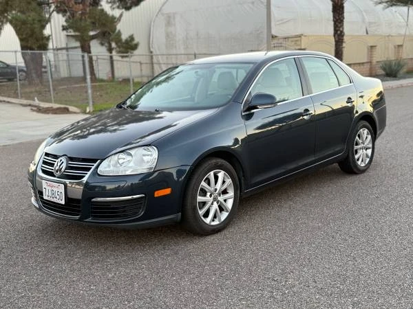 2010 Volkswagen A5 Jetta - Image 2 of 10