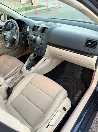 2010 Volkswagen A5 Jetta - Image 6 of 10