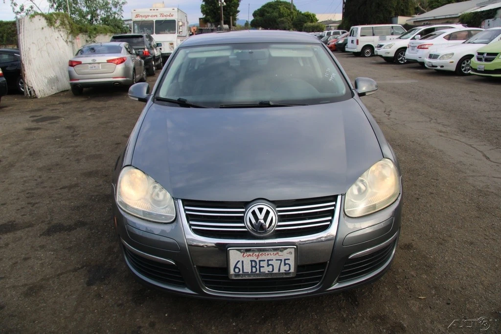 2010 Volkswagen A5 Jetta - Image 9 of 21