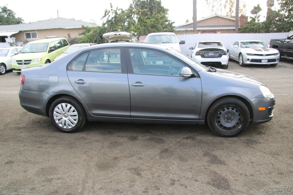2010 Volkswagen A5 Jetta - Image 7 of 21