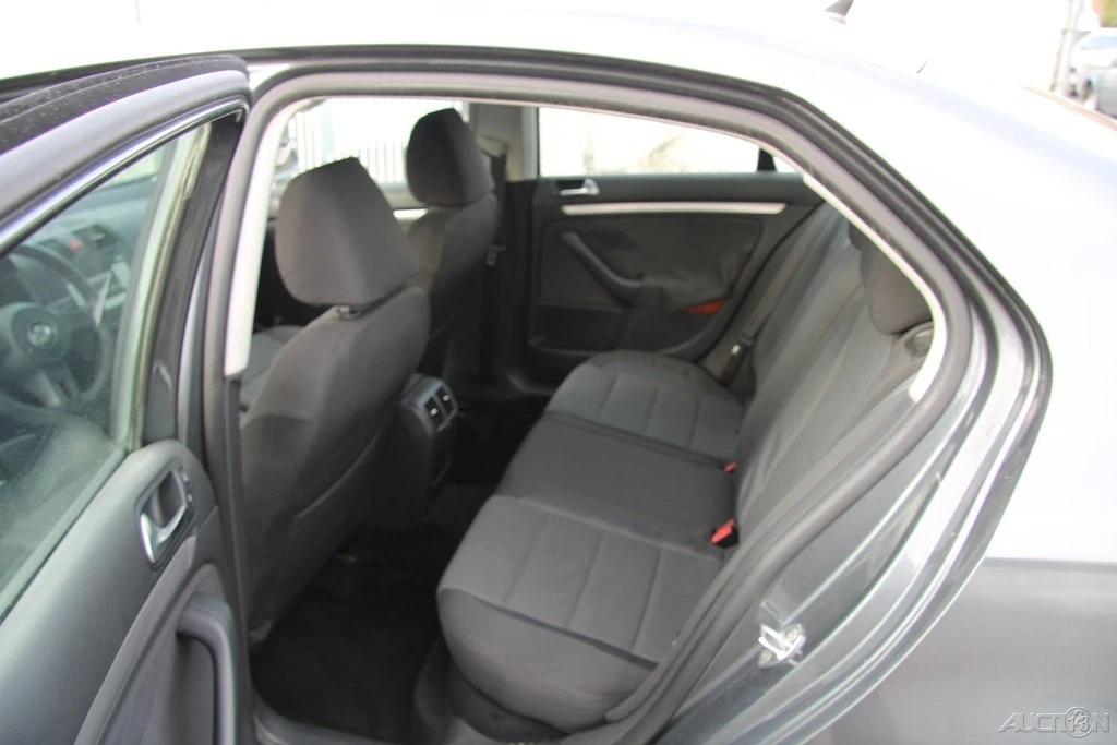 2010 Volkswagen A5 Jetta - Image 20 of 21