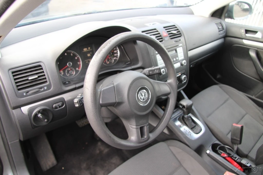 2010 Volkswagen A5 Jetta - Image 13 of 21