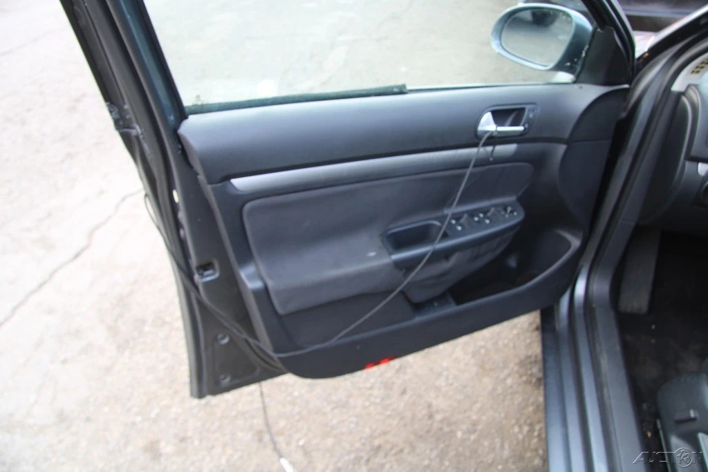 2010 Volkswagen A5 Jetta - Image 11 of 21