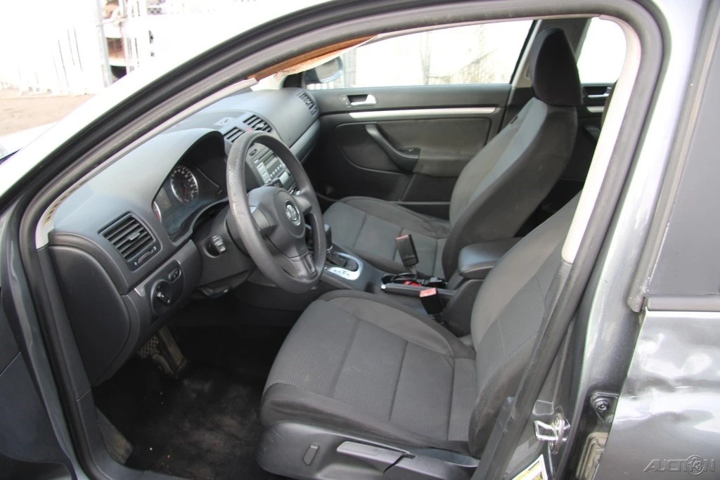 2010 Volkswagen A5 Jetta - Image 12 of 21