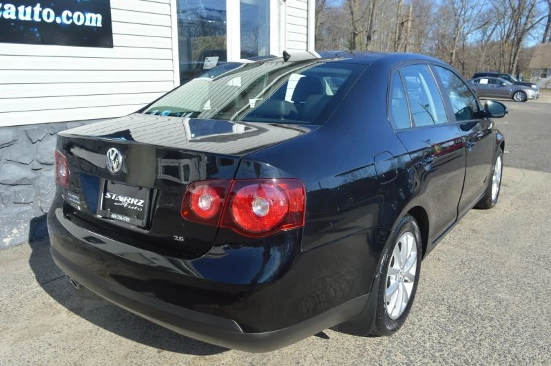2010 Volkswagen A6 Jetta - Image 5 of 12