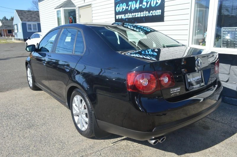 2010 Volkswagen A6 Jetta - Image 3 of 12