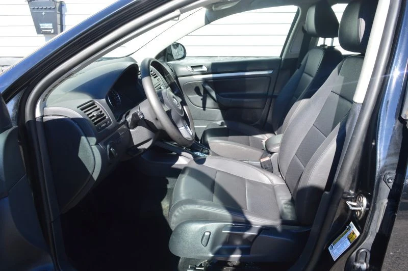 2010 Volkswagen A6 Jetta - Image 10 of 12
