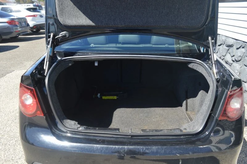2010 Volkswagen A5 Jetta - Image 9 of 12