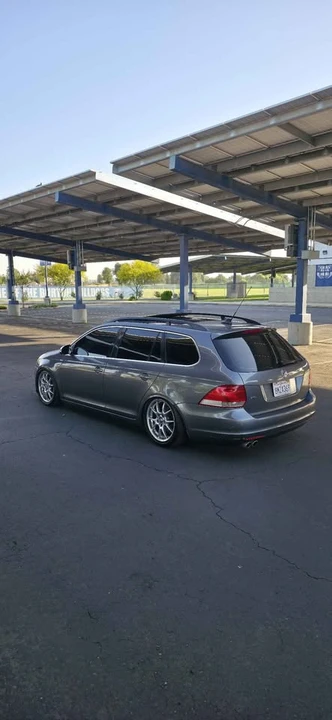 2010 Volkswagen A5 Jetta - Image 2 of 4