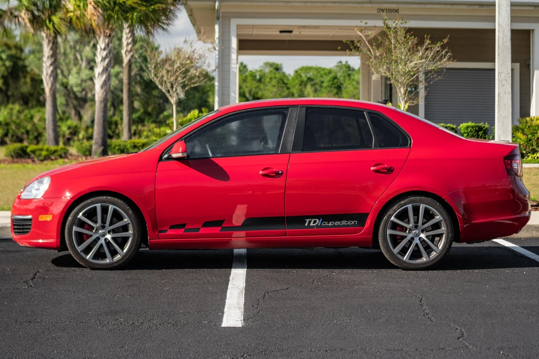 2010 Volkswagen A5 Jetta - Image 3 of 31
