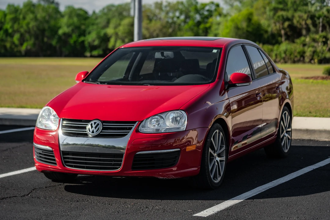 2010 Volkswagen A5 Jetta - Image 7 of 31