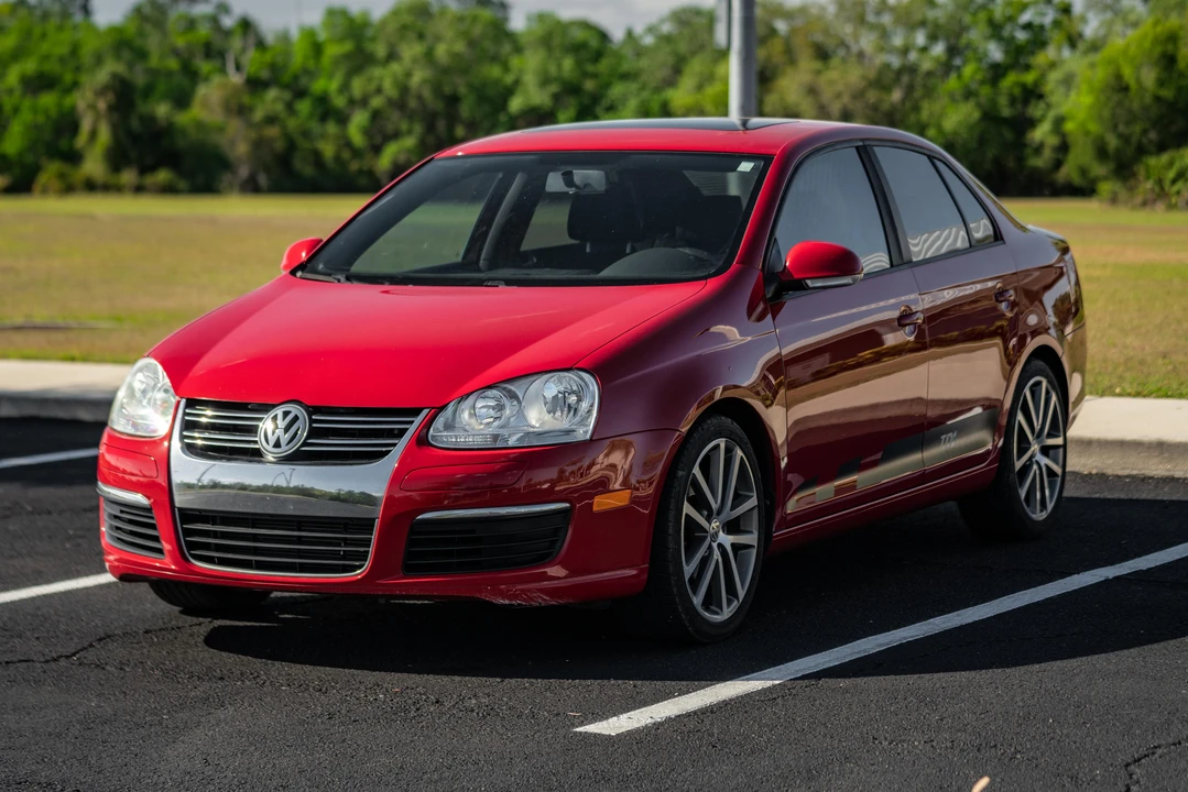 2010 Volkswagen A5 Jetta - Image 10 of 31