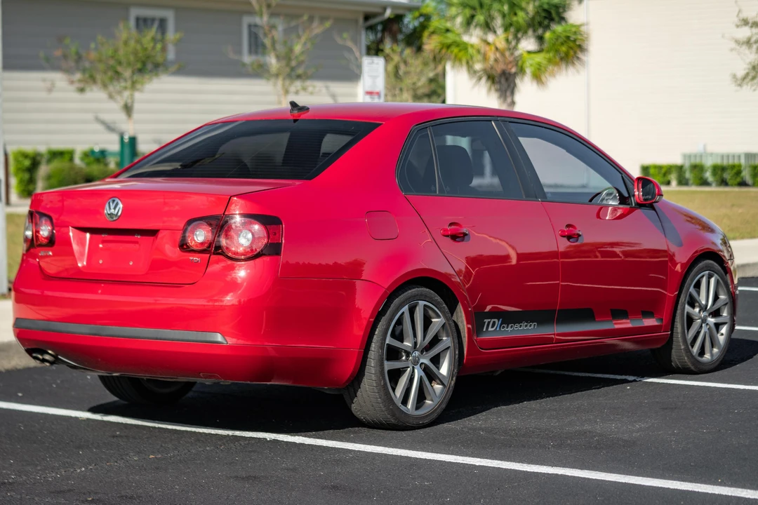 2010 Volkswagen A5 Jetta - Image 4 of 31