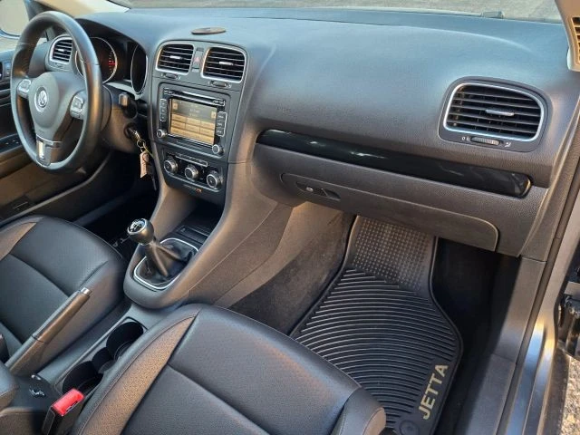 2010 Volkswagen A5 Jetta - Image 2 of 21